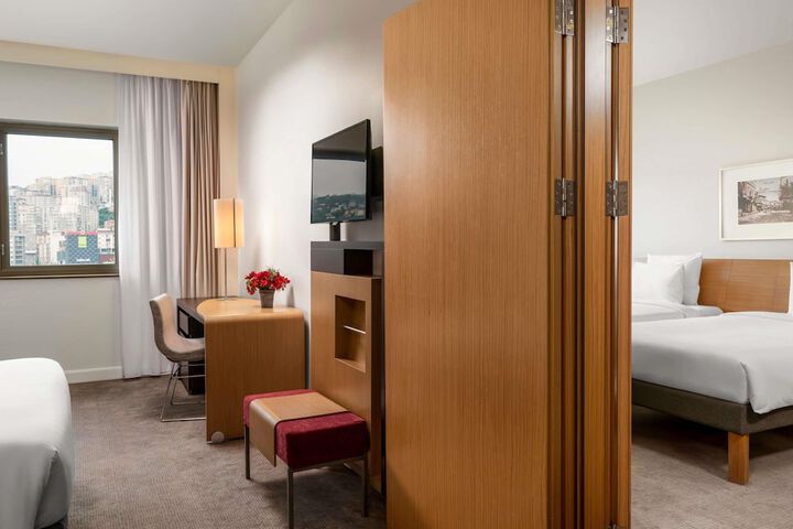 Room 12 of 70
