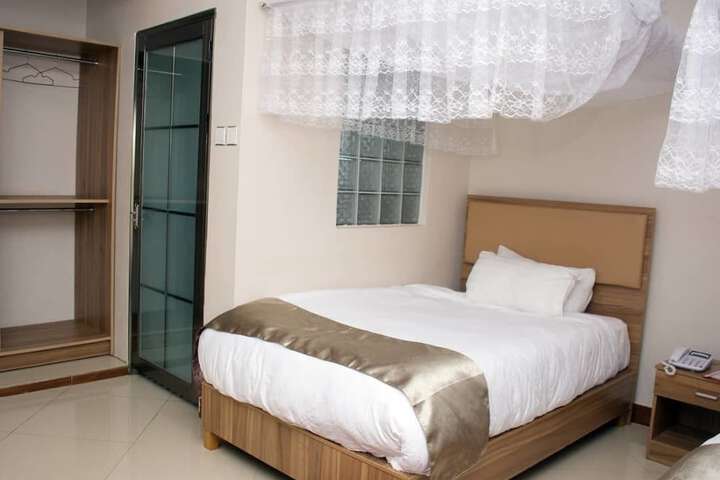 Room 3 of 25