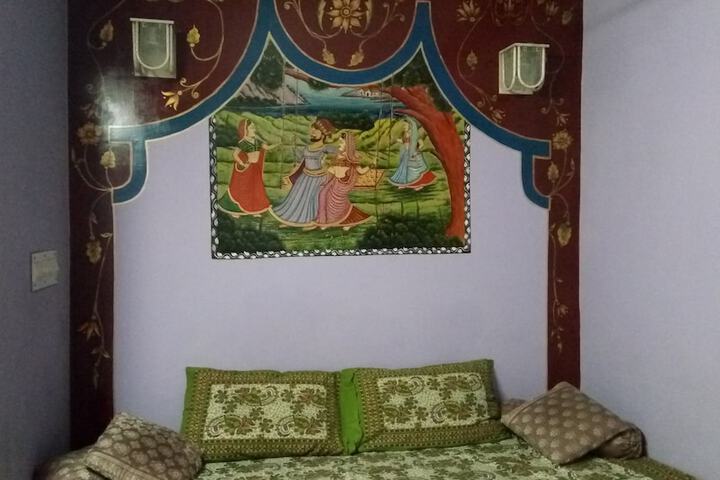 Room 9 of 29