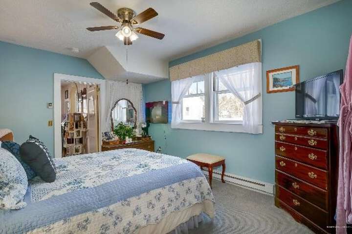 Room 8 of 43
