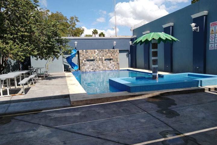 Pool 9 of 15