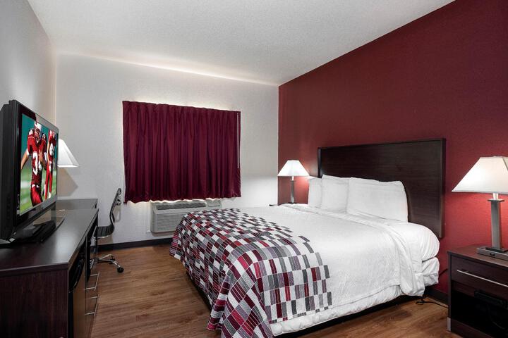 1 King Bed (15 of 15)