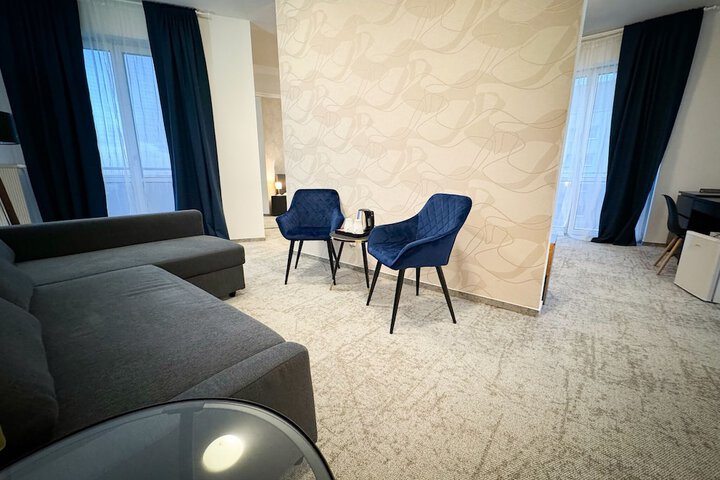 Room 57 of 76