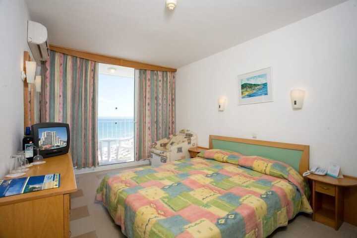 Room 4 of 53