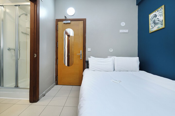 Room 52 of 98