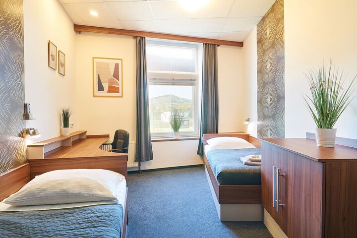 Room 30 of 77