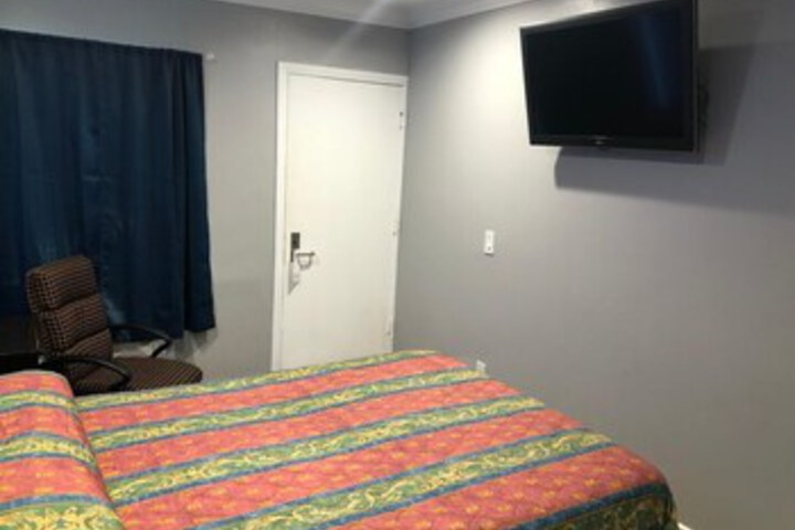 Room 11 of 20