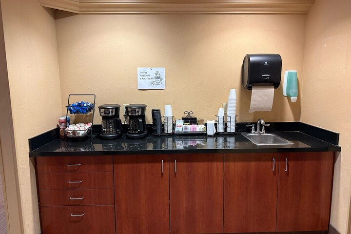 Breakfast/Coffee Service 20 of 22