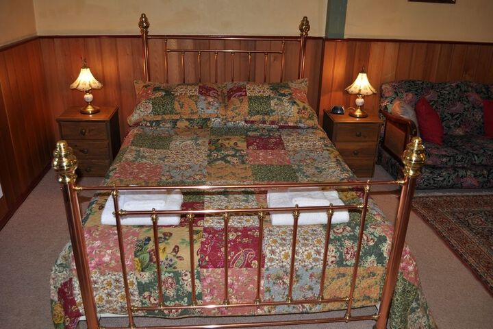 Room 8 of 24