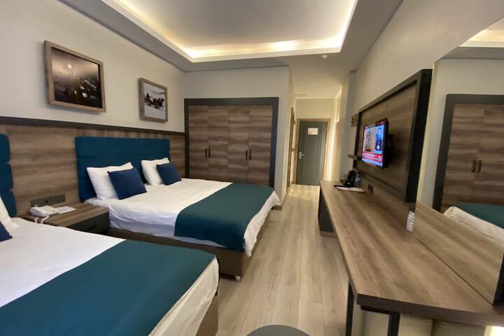 Room 8 of 23
