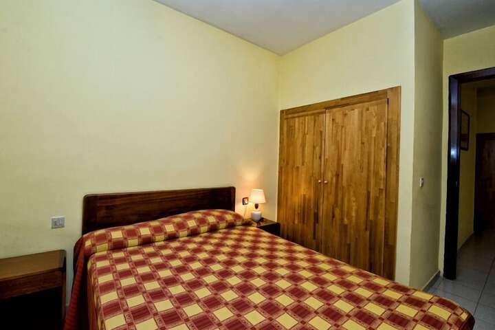 Room 6 of 18