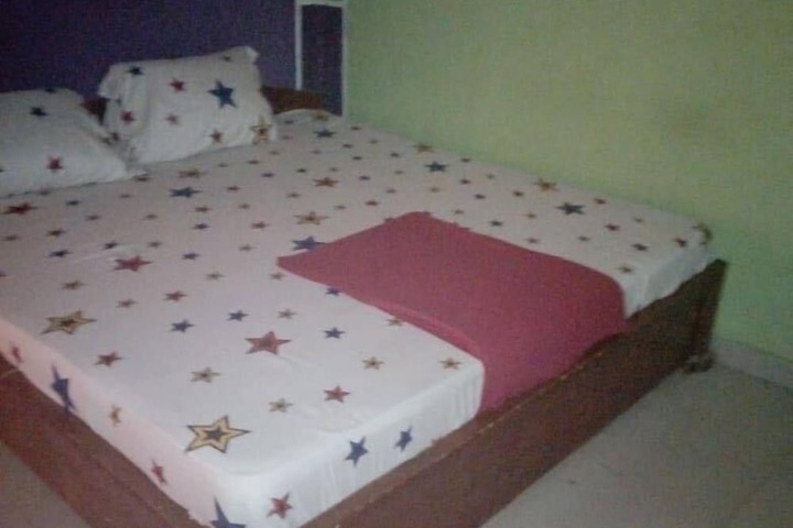 Room 5 of 14