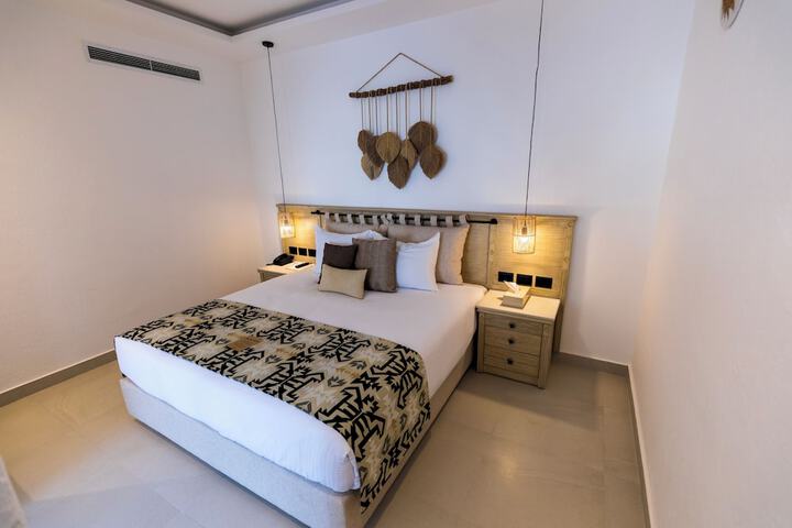 Room 13 of 118