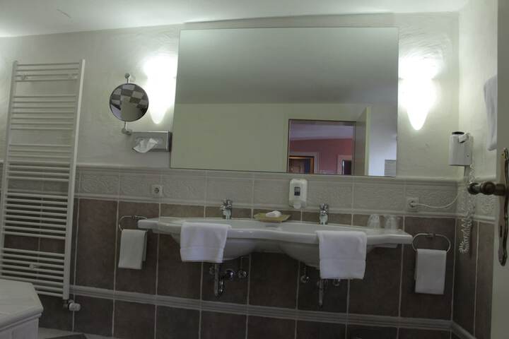 Room 60 of 86