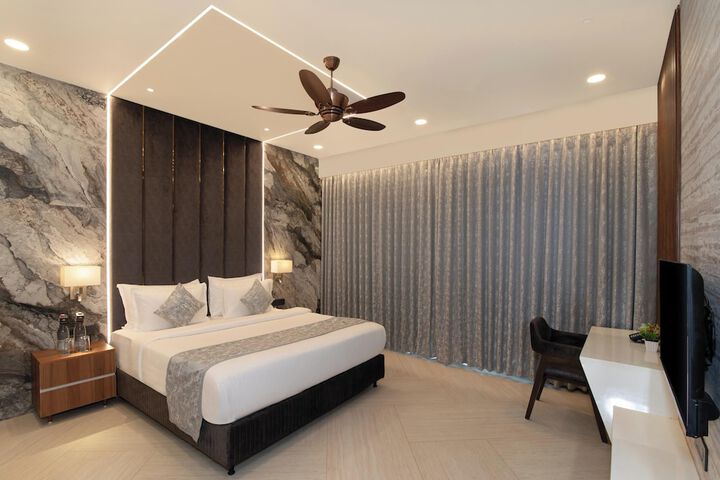 Room 11 of 72