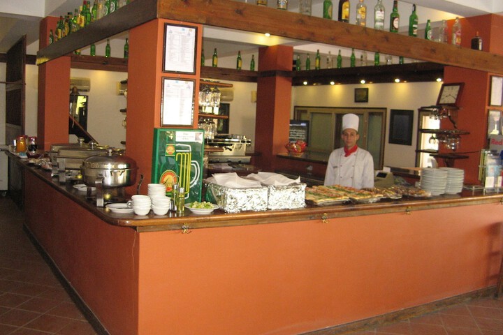 Dining 40 of 55