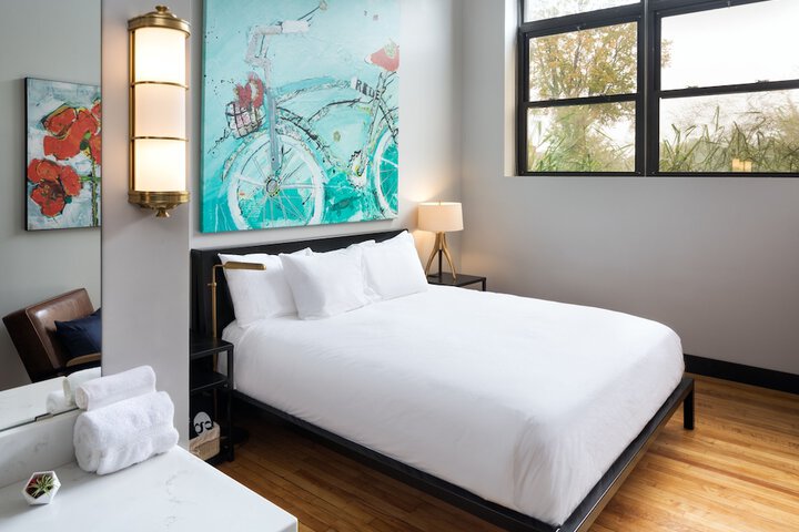 1 Queen Bed (11 of 11)