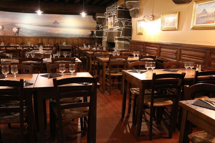 Dining 84 of 94