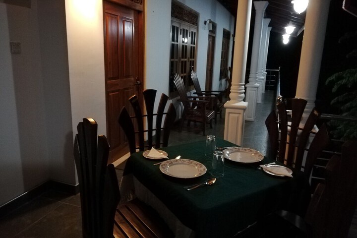 Dining 5 of 14