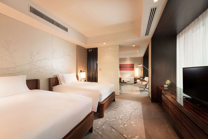 Room 15 of 111