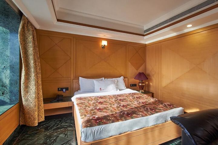 Room 15 of 41