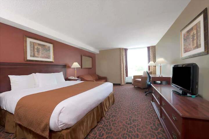 Room 4 of 36