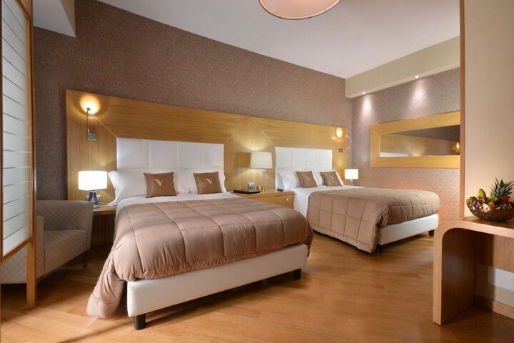 Room 8 of 72