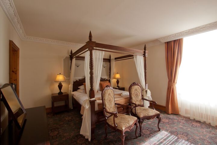 Room 3 of 38