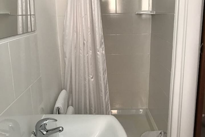 Room 21 of 37