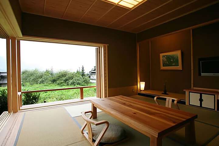 Room 7 of 95