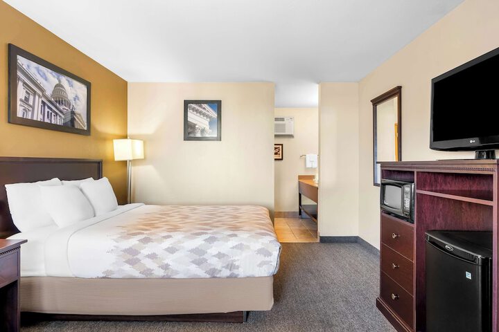 Room 12 of 30