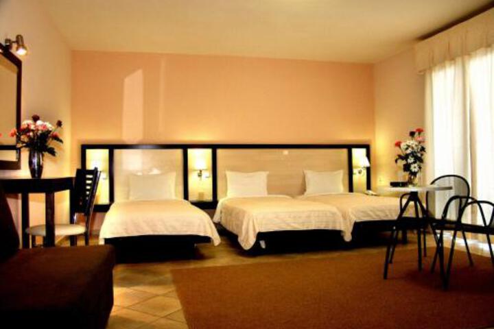 Batselas Traditional Hotel