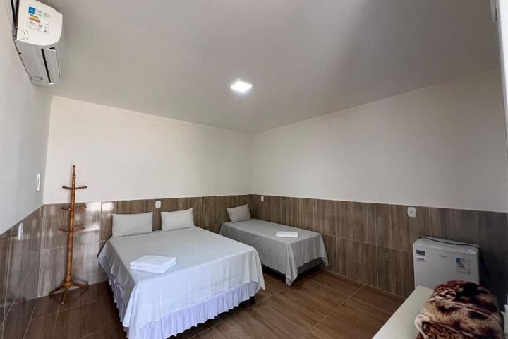 Room 6 of 14