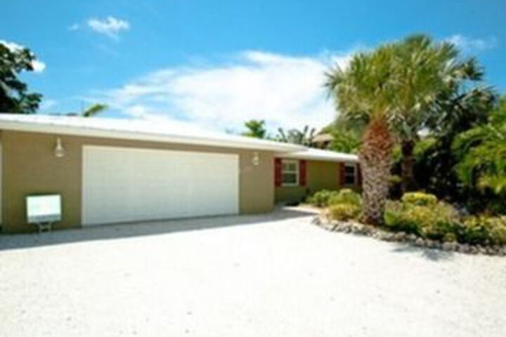 Image of Paradise Pointe by RedAwning
