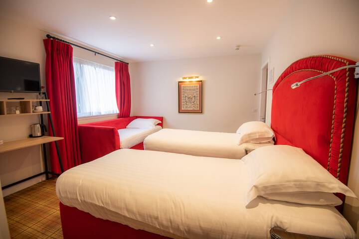 Room 9 of 39