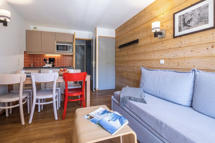 Room 12 of 38
