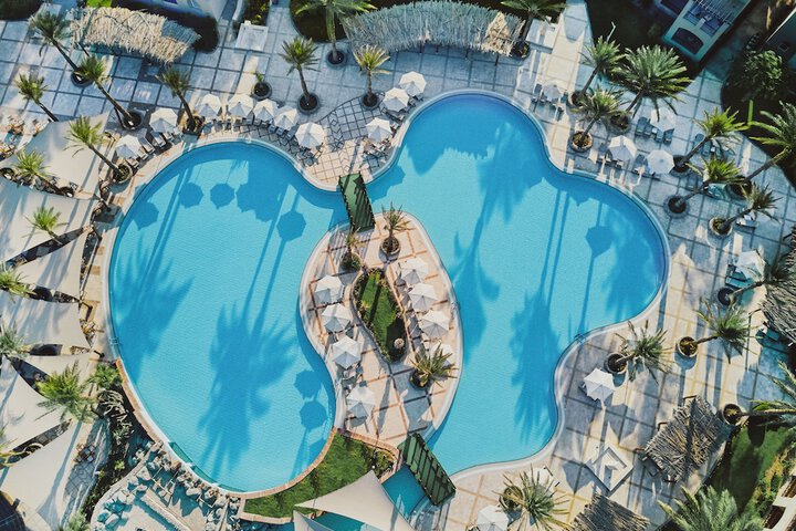 Hotel Pool
