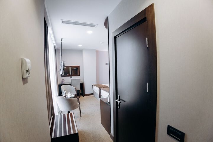Room 54 of 342