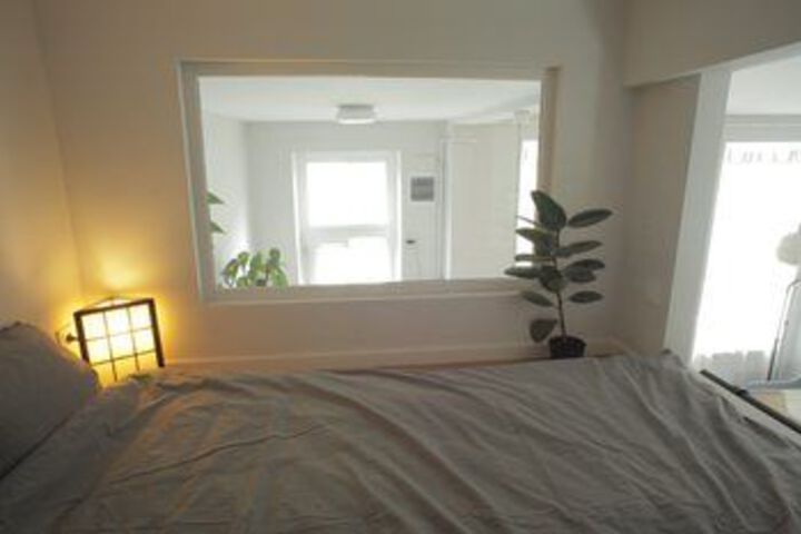 Room 9 of 20