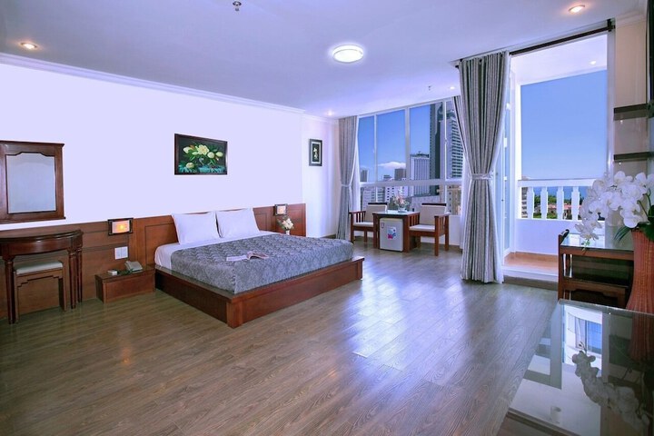 Room 8 of 23