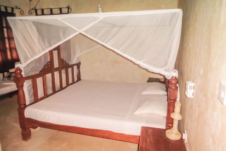 Room 5 of 11