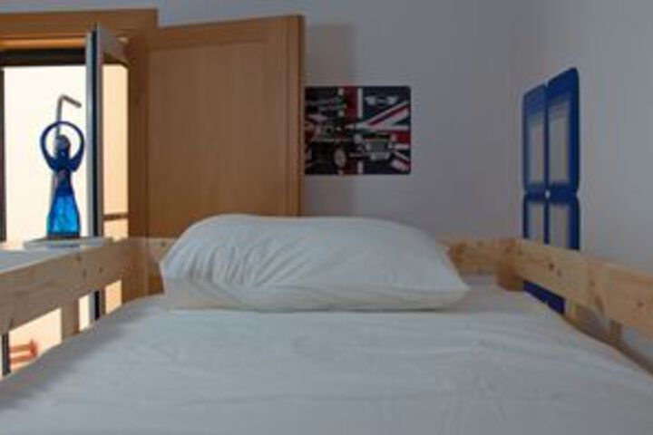Room 11 of 34