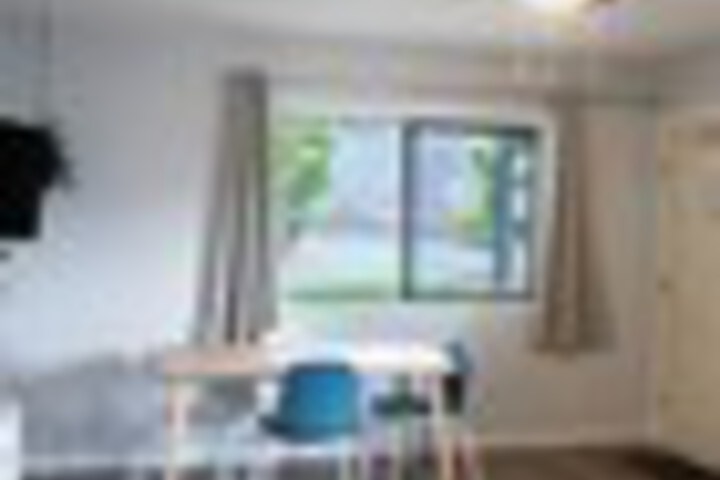 Room 83 of 147