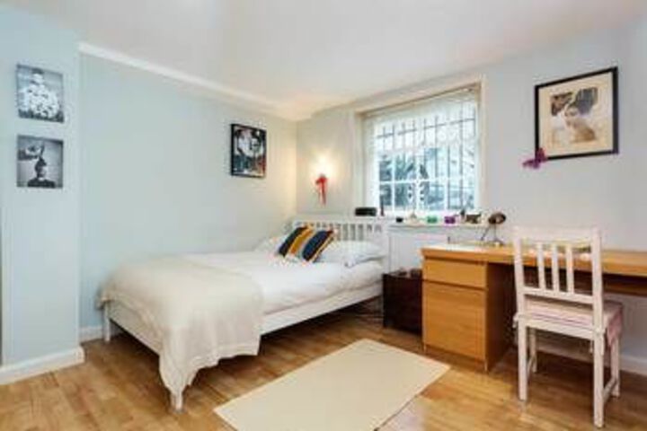 Room 12 of 26