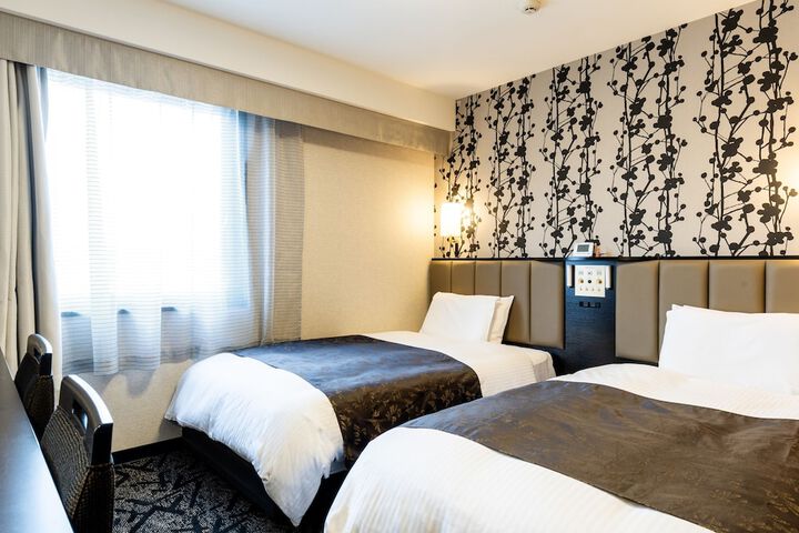 Room 5 of 25