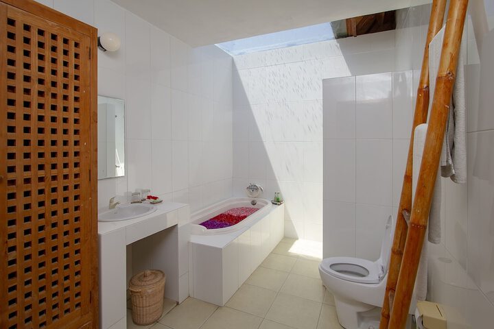 Room 18 of 35
