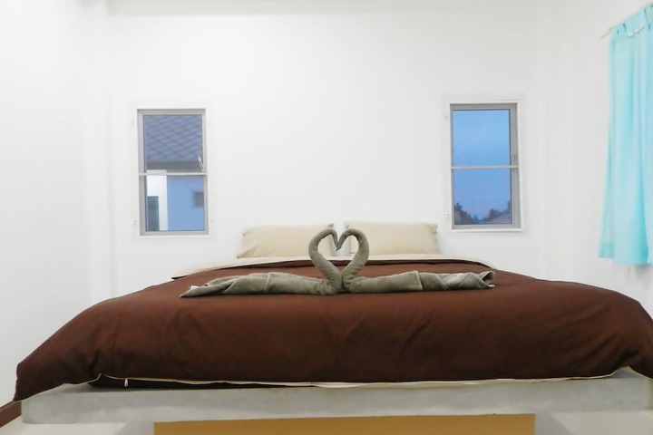 Room 2 of 22
