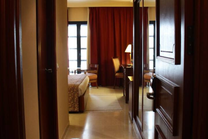 Room 11 of 46