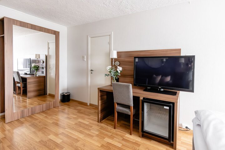 Room 34 of 61