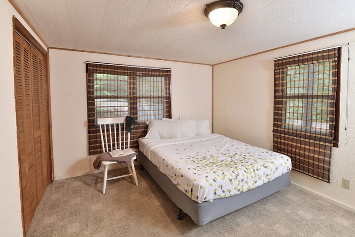 Room 43 of 143